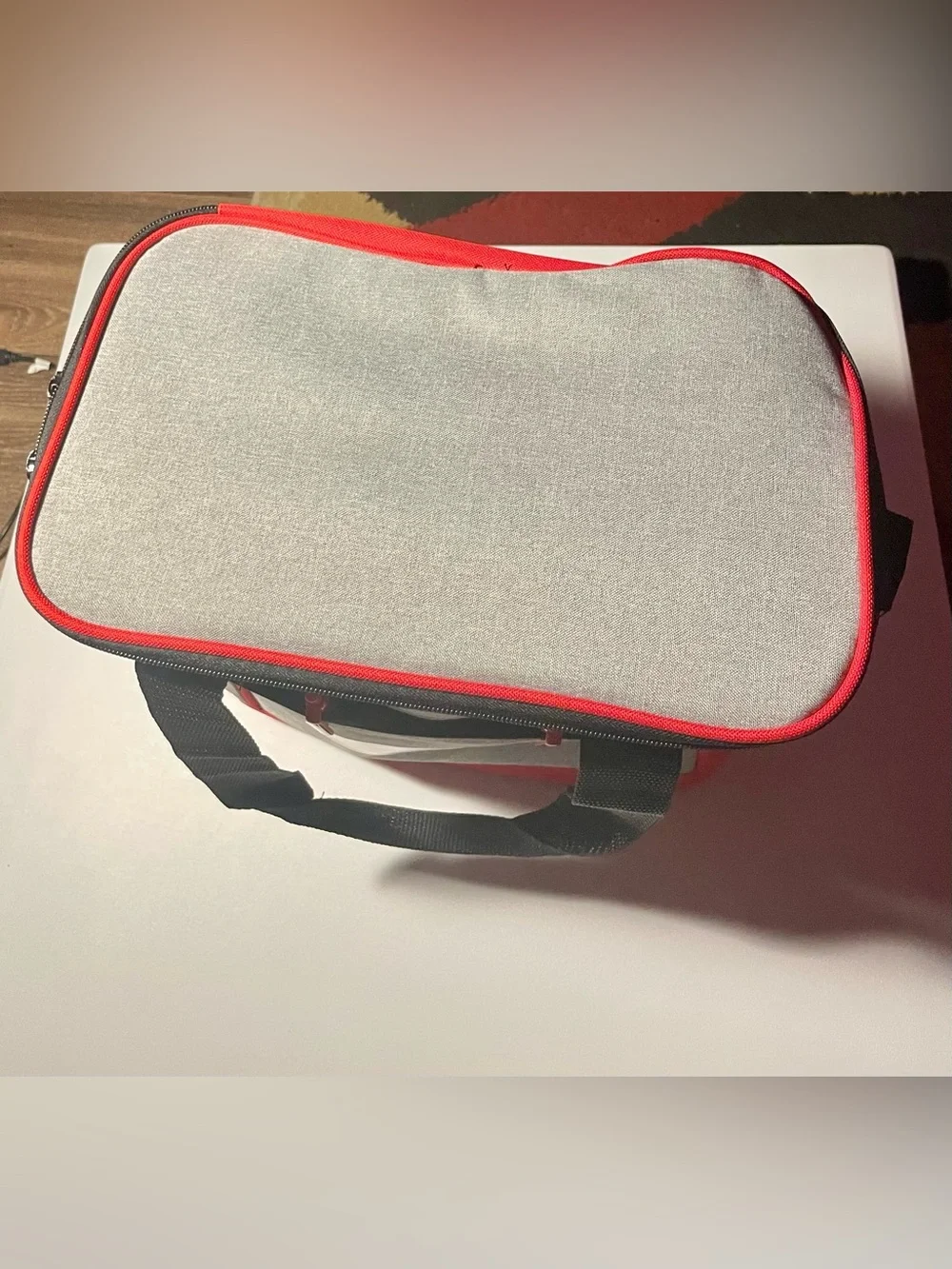 Raising Cane’s Insulated Cooler Lunch Bag Red/Grey NWOT + 2 Pens Collectible